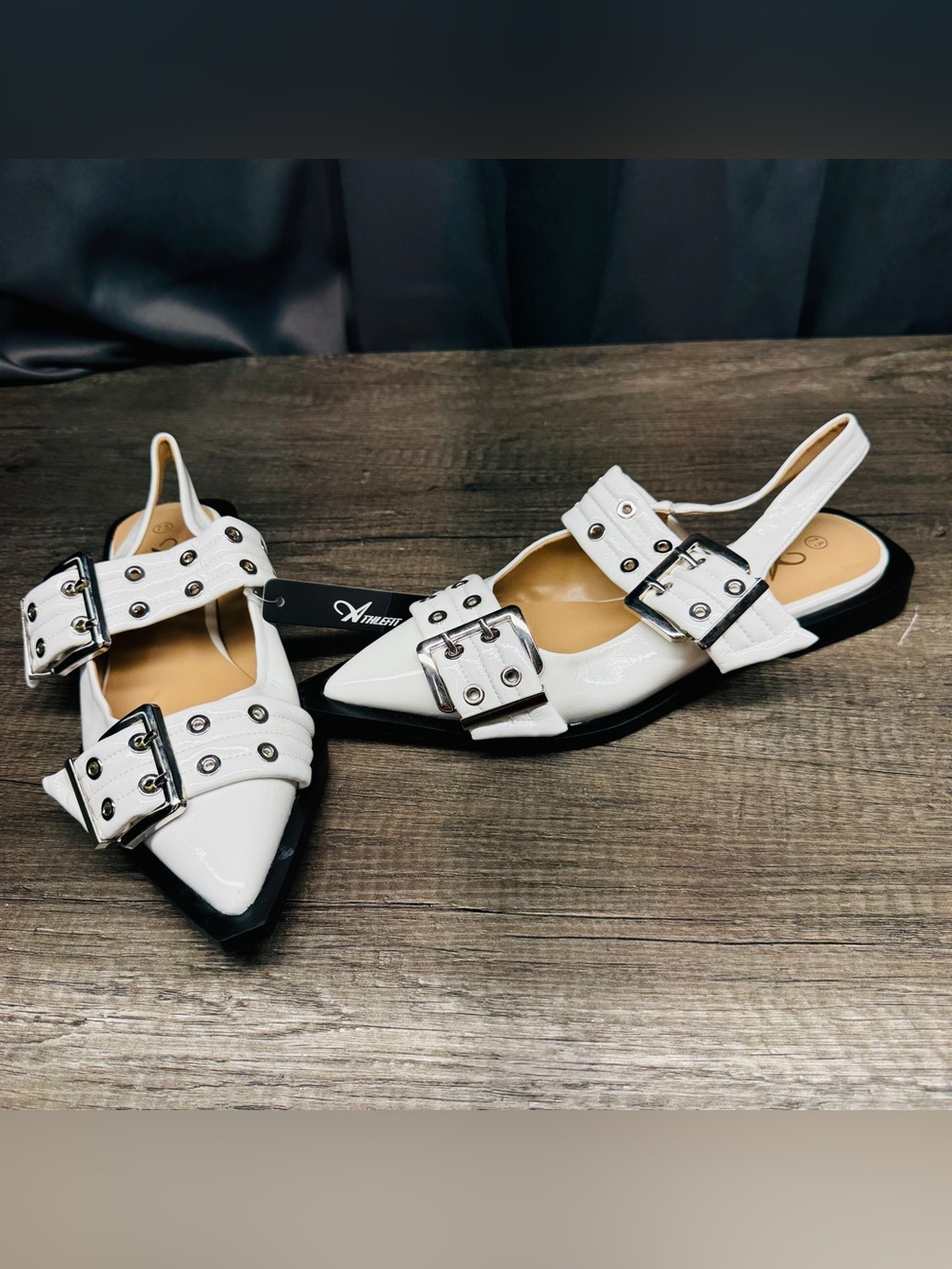 Athlefit Women’s White Platform Sandals Size 7.5 Double Buckle NWT